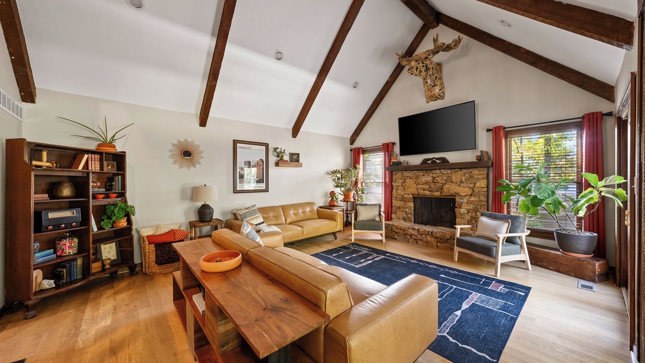Photo of Livingroom in Merriam