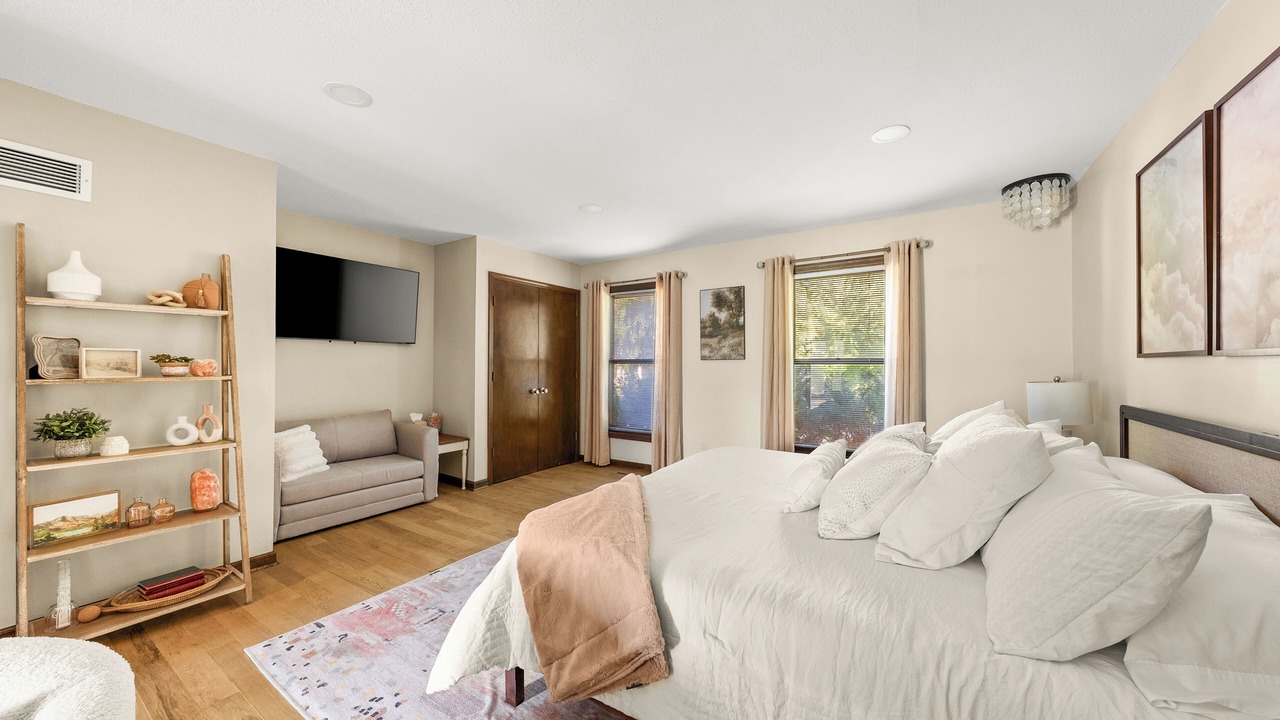 Photo of Bedroom in Merriam