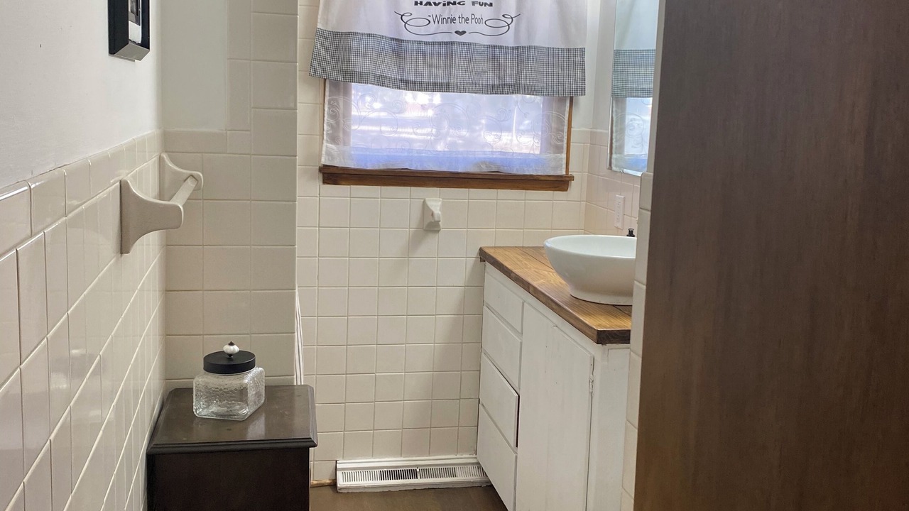 Photo of Bathroom in Girard