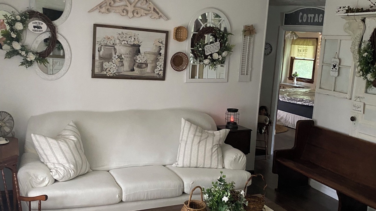 Photo of Livingroom in Girard