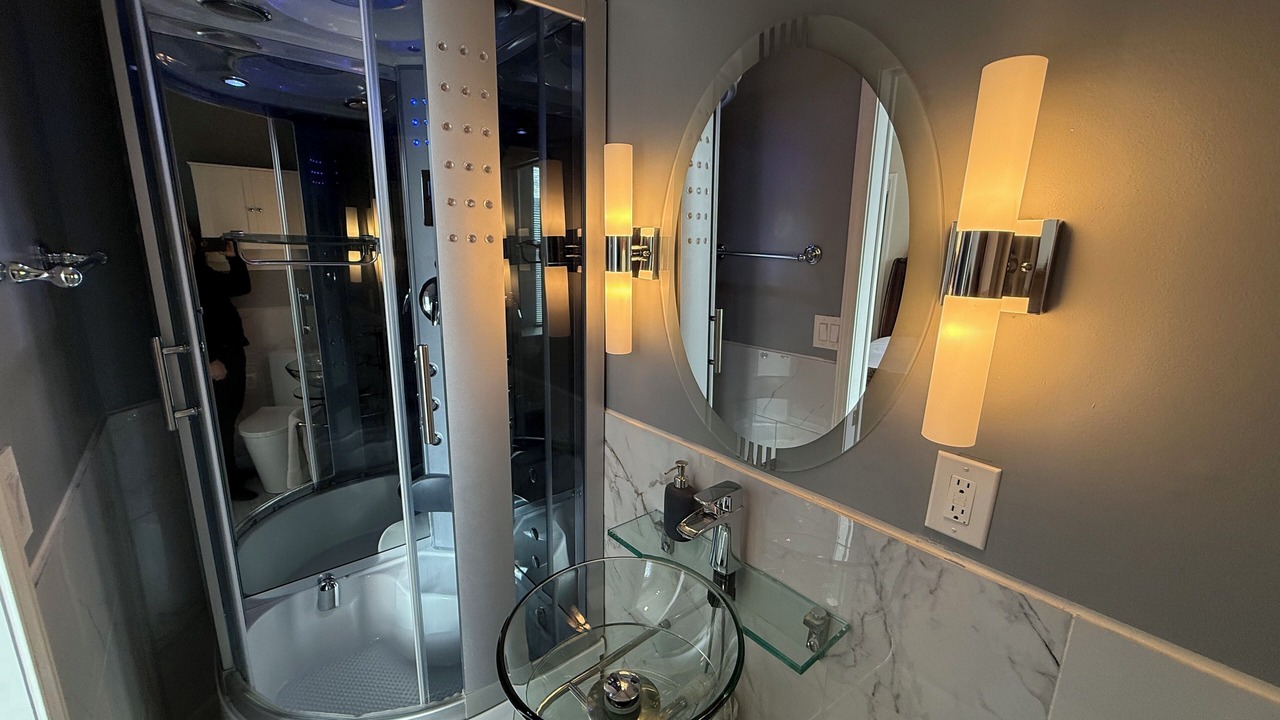 Photo of Bathroom in Hanover Place