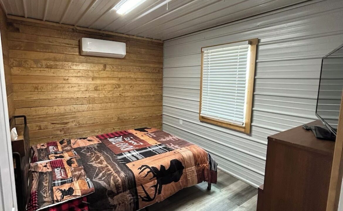Photo of Bedroom in Crawford County