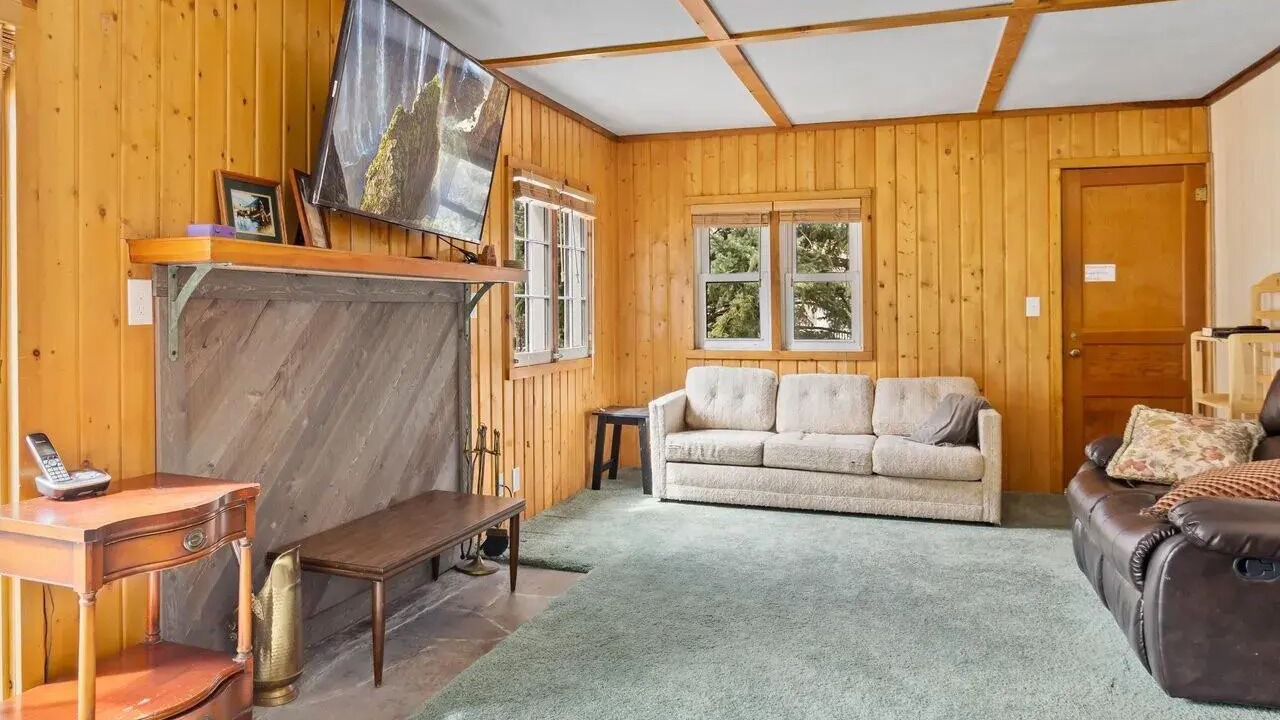 Photo of Livingroom in Drake