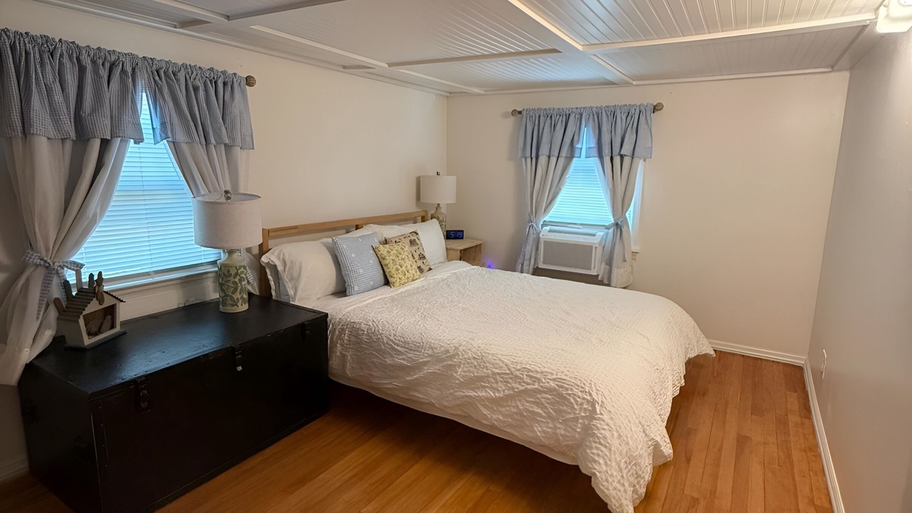 Photo of Bedroom in Ellis