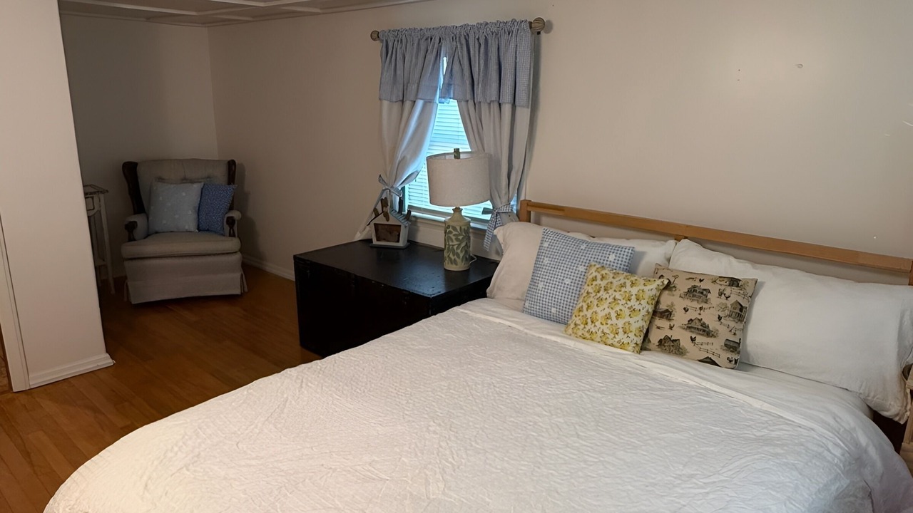Photo of Bedroom in Ellis