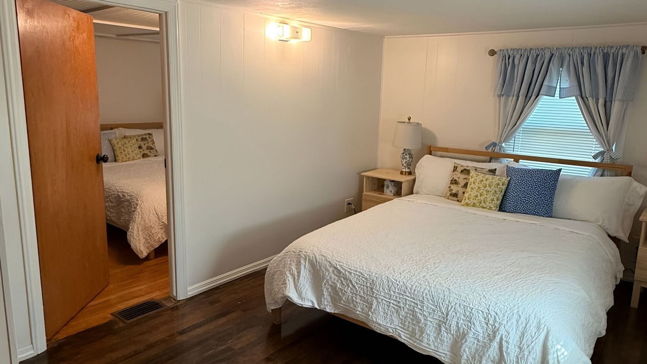 Photo of Bedroom in Ellis