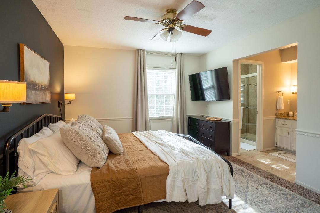 Photo of Bedroom in Overland Park