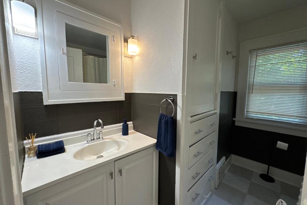 Photo of Bathroom in College Hill