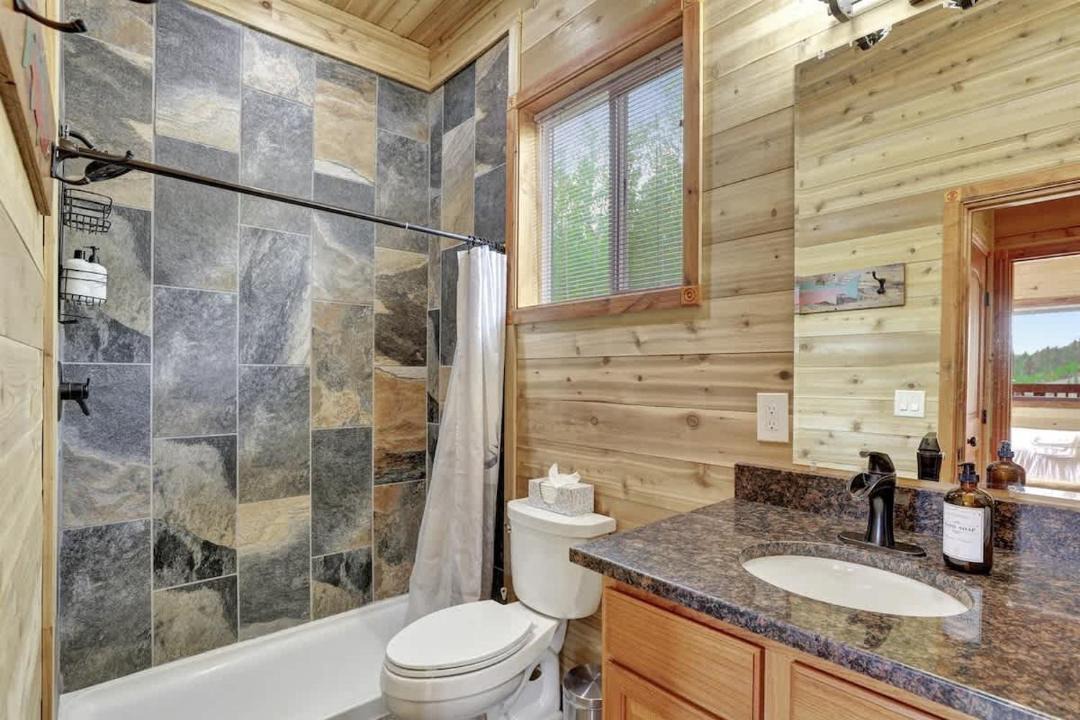 Photo of Bathroom in Indian Mountain