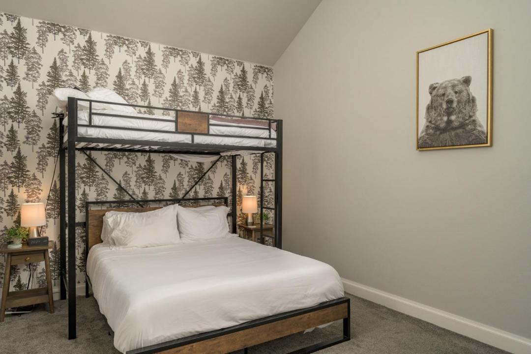 Photo of Bedroom in Black Hawk