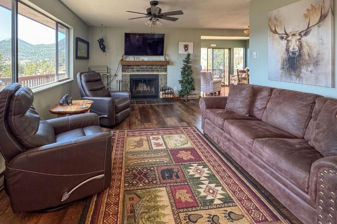 Photo of Livingroom in Venner Ranch Estates