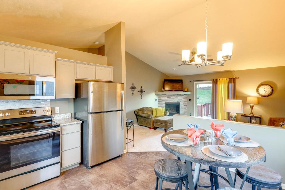 Photo of Kitchen in LaPlatte I