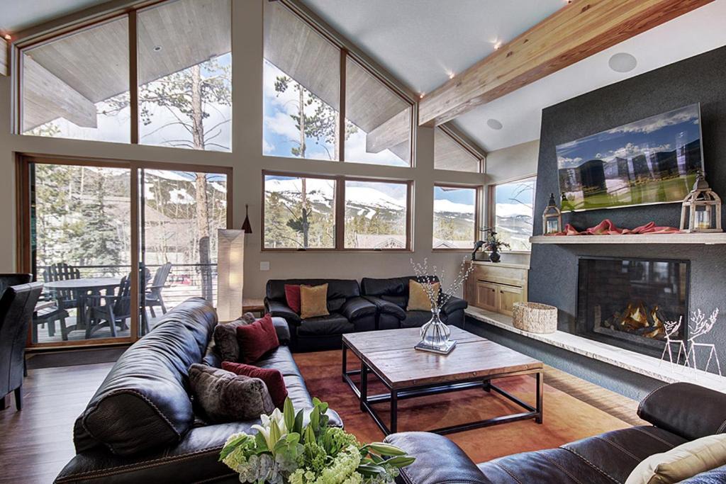 Photo of Livingroom in Warrior's Mark West