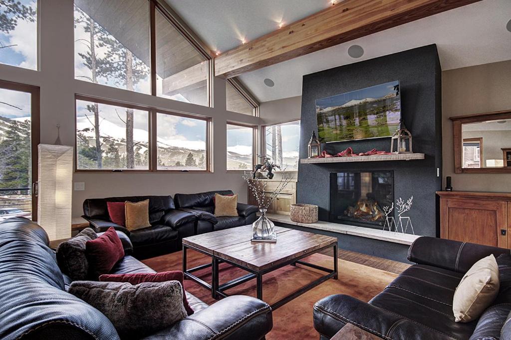 Photo of Livingroom in Warrior's Mark West