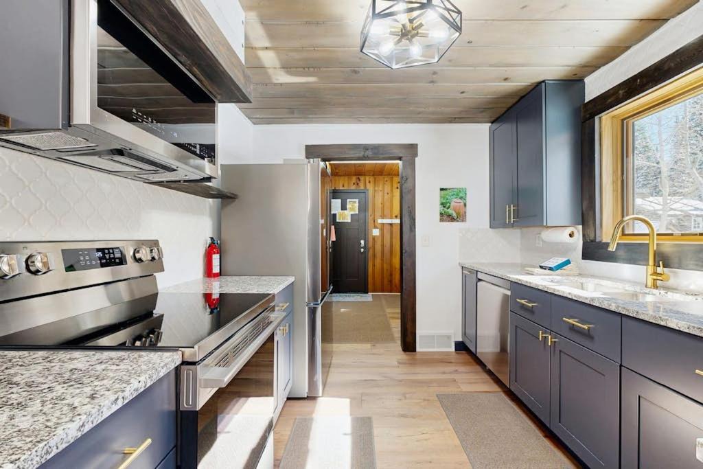 Photo of Kitchen in Salt Lake Mountain Resorts