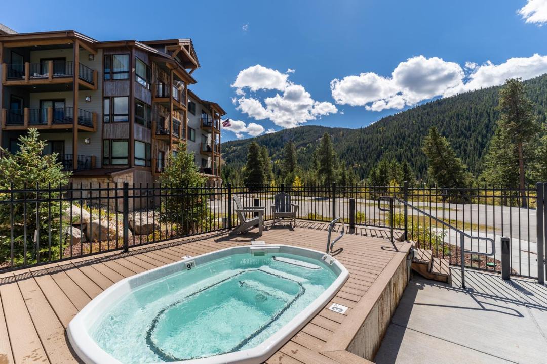 Photo of Patio Balcony in Lakeside Village