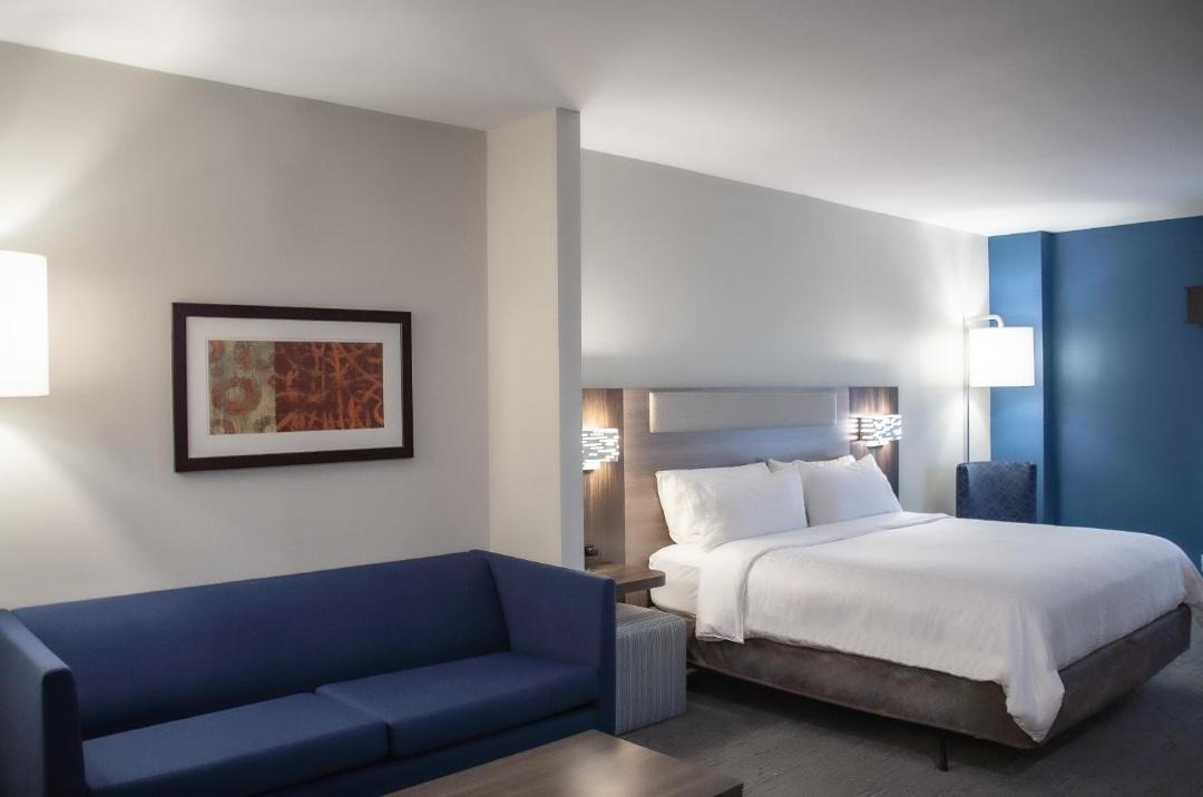 Photo of Bedroom in Overland Park