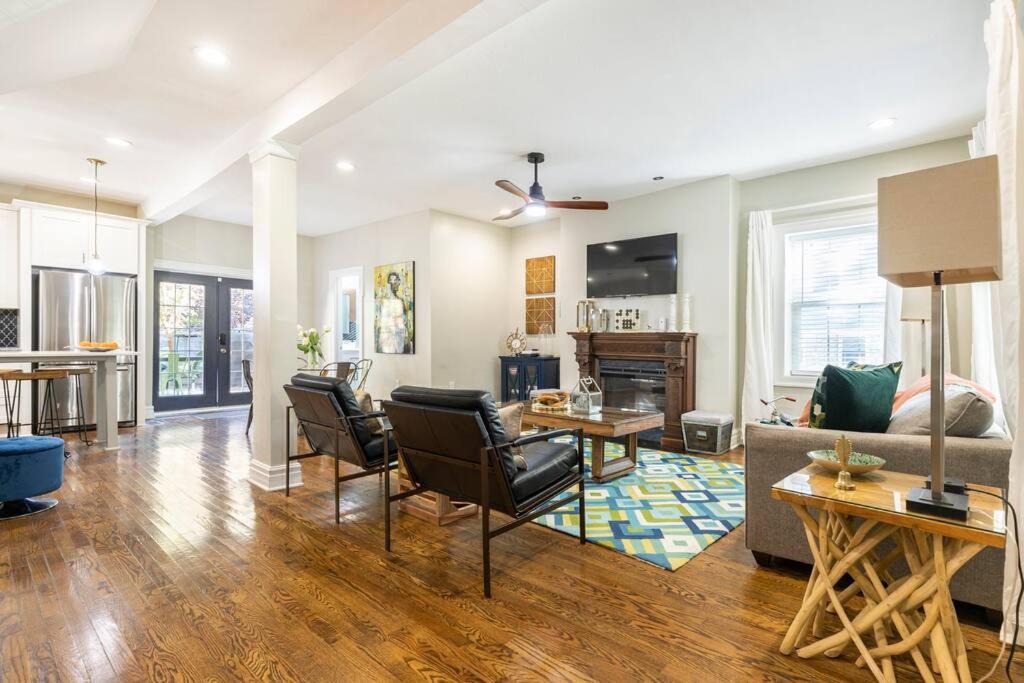 Photo of Livingroom in South Hyde Park