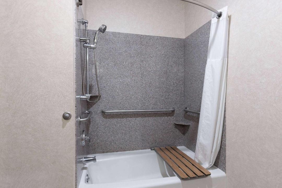 Photo of Bathroom in Pratt
