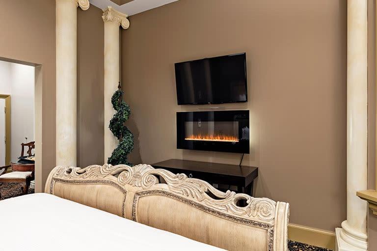 Photo of Bedroom in I-435 West KC-KS