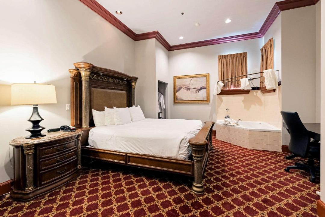 Photo of Bedroom in I-435 West KC-KS