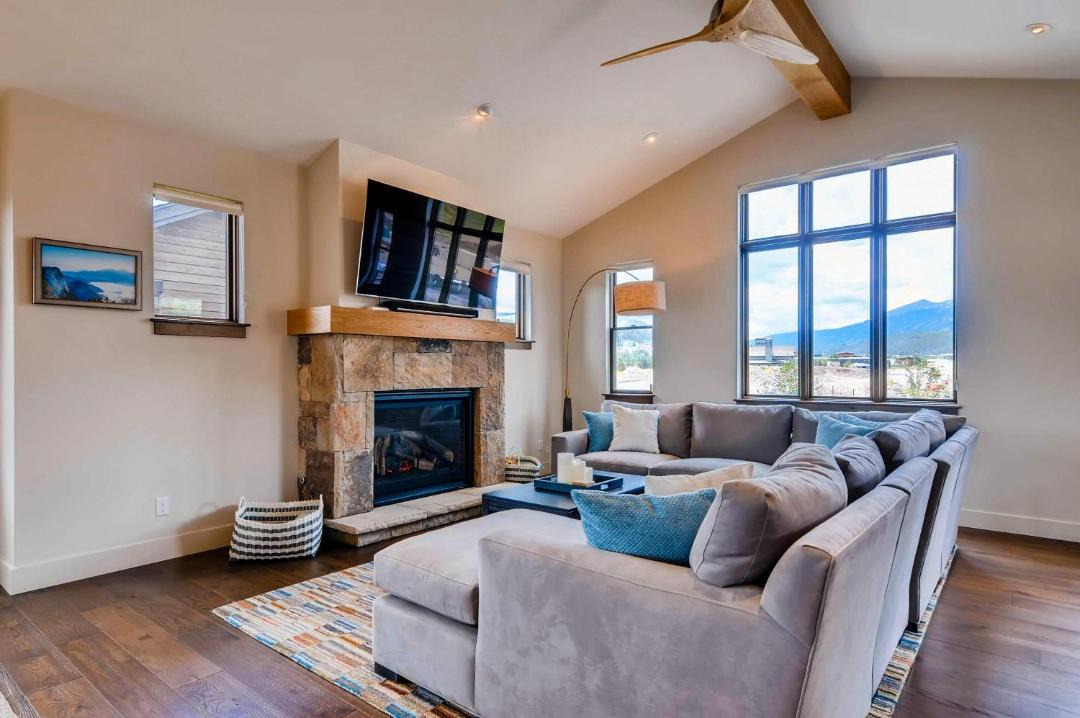 Photo of Livingroom in Fairmount On The River