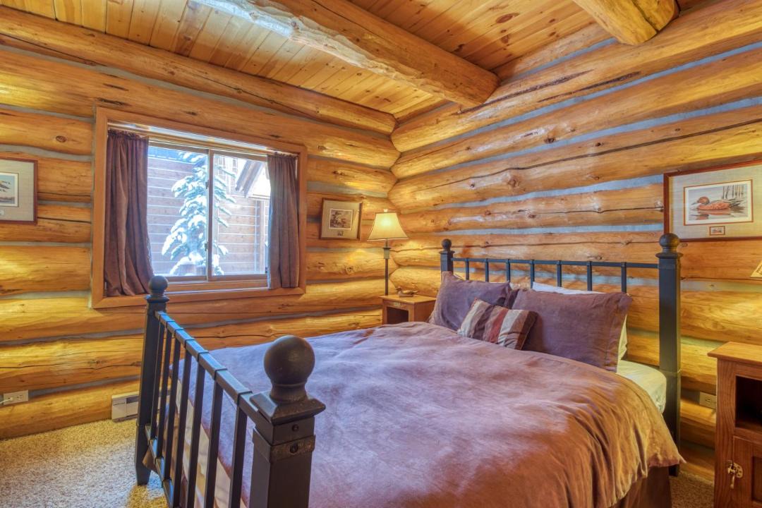 Photo of Bedroom in Woodmoor