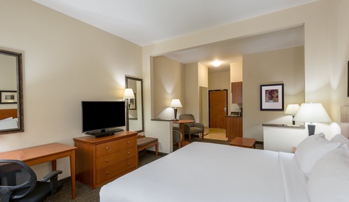 Suite, 1 King Bed, Accessible Bathtub (Communications)