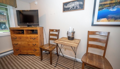 Economy Room, 1 Queen Bed (Non-Pet Friendly)