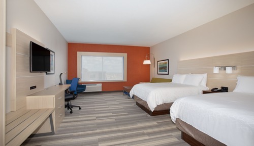 Suite, 2 Queen Beds, Accessible (Mobility Tub)