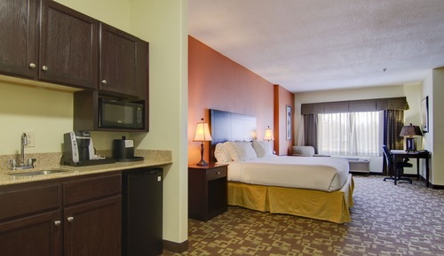 Standard Room, 1 King Bed, Jetted Tub