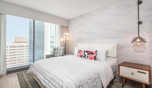 Classic Room, 1 King Bed (Mobility/Hearing Access, Roll-in Shwr)