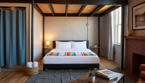 Premier Double Room, 1 King Bed, Refrigerator