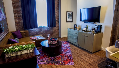Standard Suite, 1 King Bed