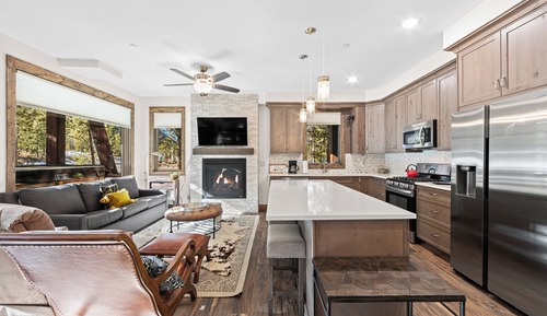 Condo (2 Bedrooms)