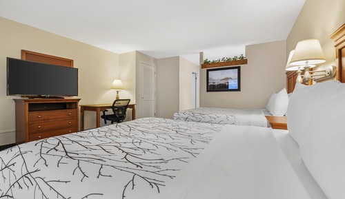 Standard Room, Multiple Beds, Accessible, Bathtub