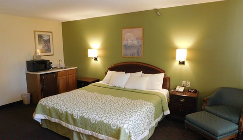 Studio Suite, 1 King Bed, Non Smoking