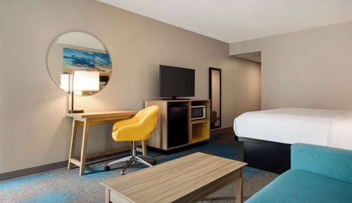 Room, 1 King Bed, Non Smoking