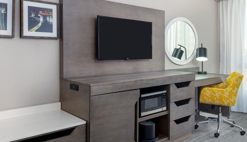 Suite, 1 King Bed, Accessible, Kitchenette