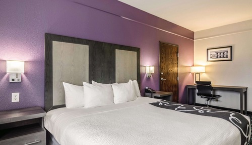 Room, 1 King Bed, Accessible, Non Smoking (Mobility)