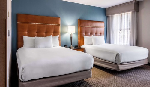 Room, 2 Queen Beds, Accessible (Upper Floor. Roll-in Shower)