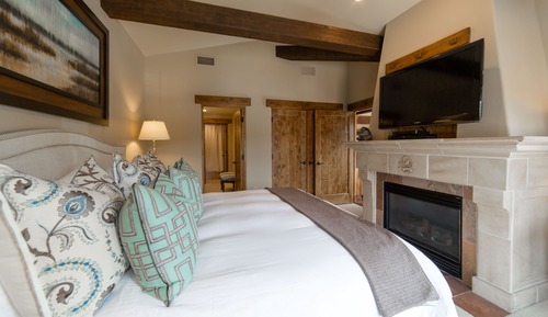 Luxury Suite, 3 Bedrooms (Two Queens)