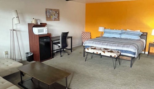 Standard Room, 1 King Bed, Non Smoking