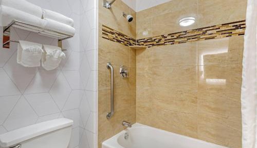 Queen Suite with Two Queen Beds and Sofa Bed - Pet Friendly/Non-Smoking