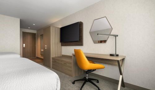 Standard Queen Room with Two Queen Beds and Roll In Shower - Communications/Mobility Accessible