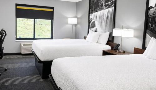 Queen Room with Two Queen Beds - Non-Smoking