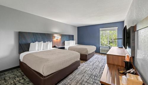 Queen Room with Two Queen Beds - Non-Smoking
