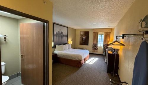 Deluxe King Room