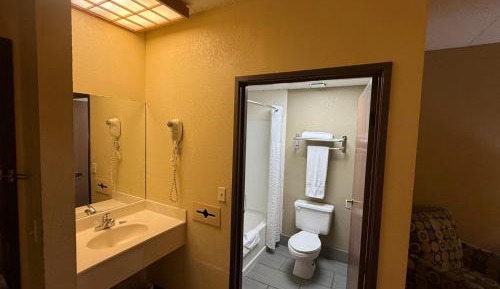 Queen Room - Disability Access
