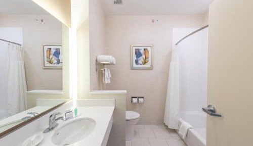 Queen Room with Two Queen Beds - Hearing Accessible